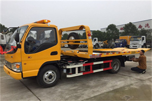 罗定哪里有拖车服务